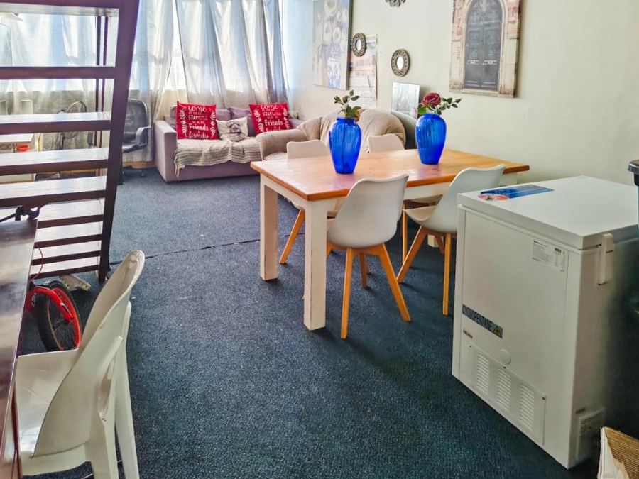 To Let 2 Bedroom Property for Rent in Loevenstein Western Cape